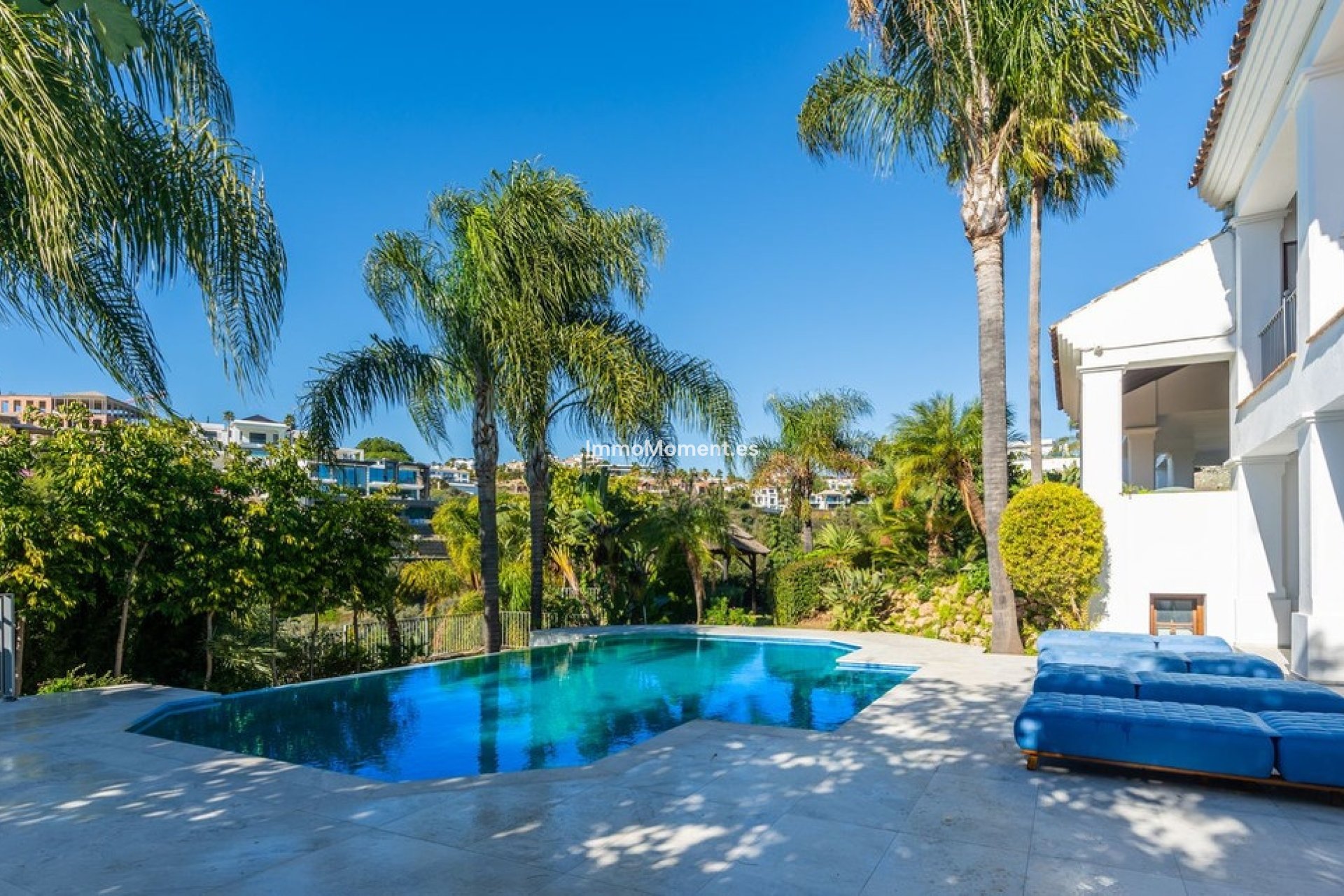 Obra nueva - Villa independiente - Estepona  - New Golden Mile