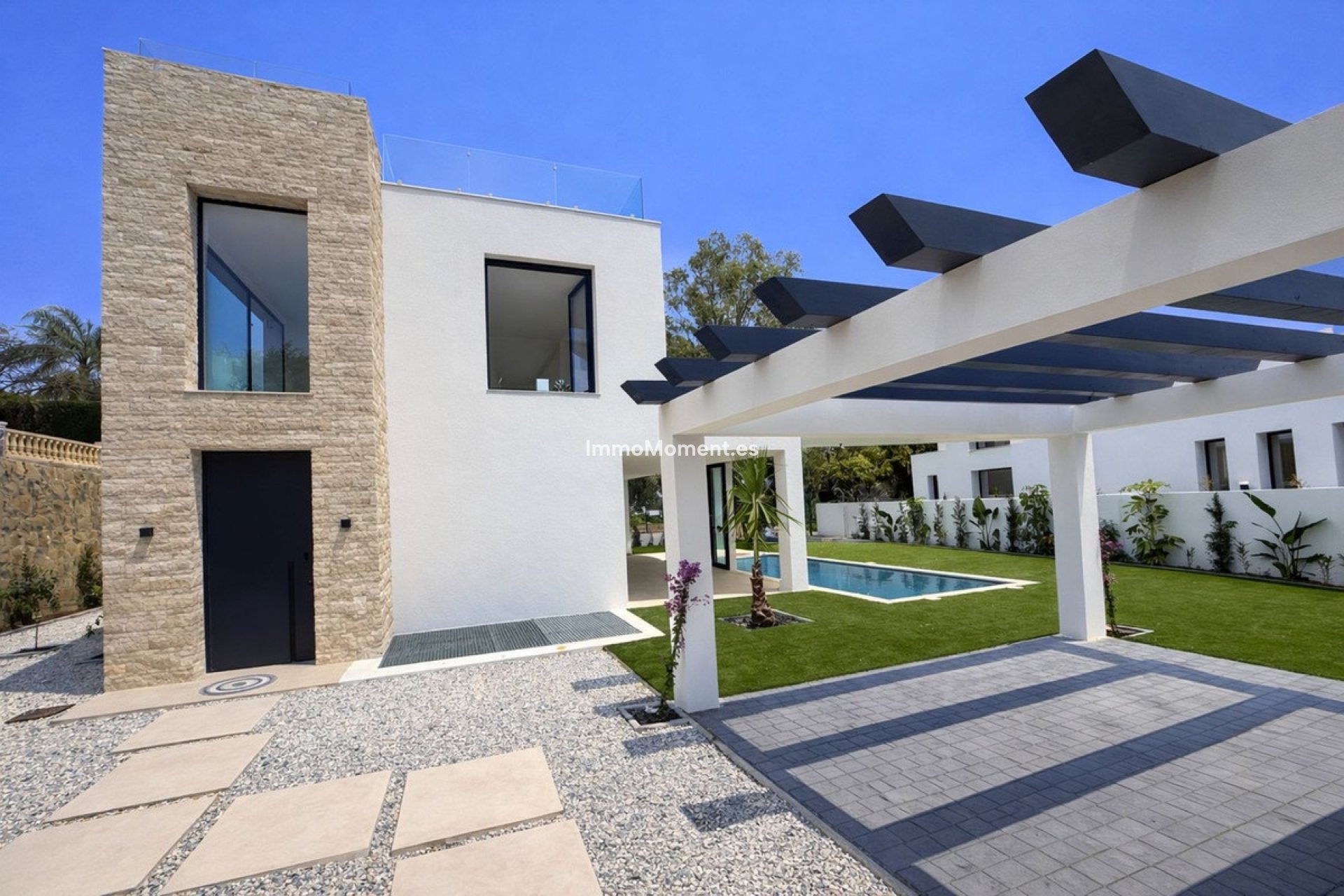 Obra nueva - Villa independiente - Estepona  - New Golden Mile