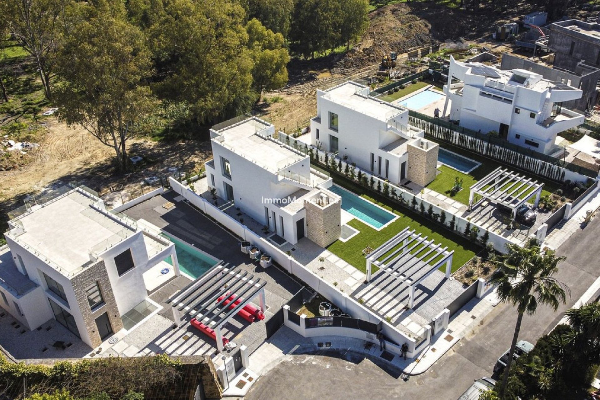 Obra nueva - Villa independiente - Estepona  - New Golden Mile
