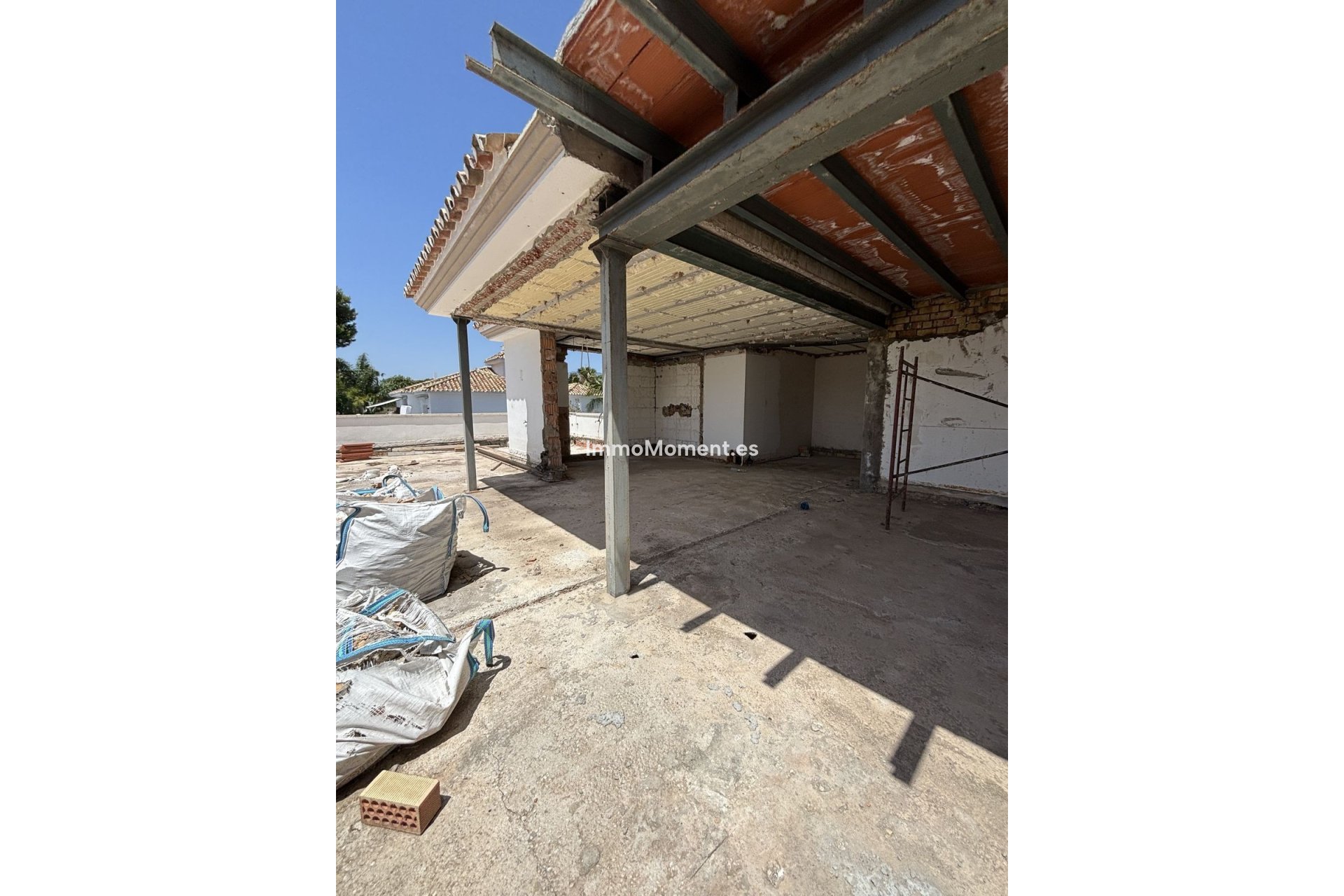 Obra nueva - Villa independiente - Estepona  - New Golden Mile