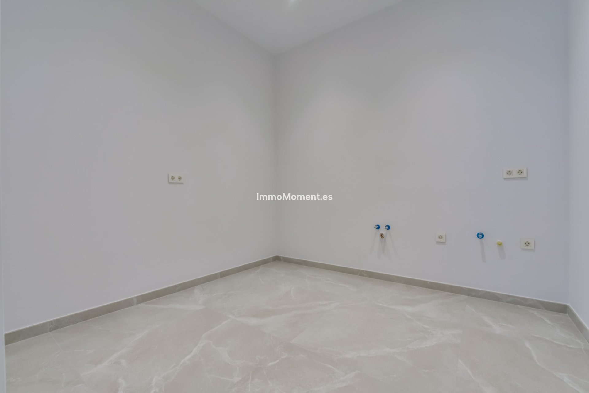 Obra nueva - Villa independiente - Finestrat