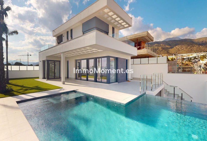 Obra nueva - Villa independiente - Finestrat