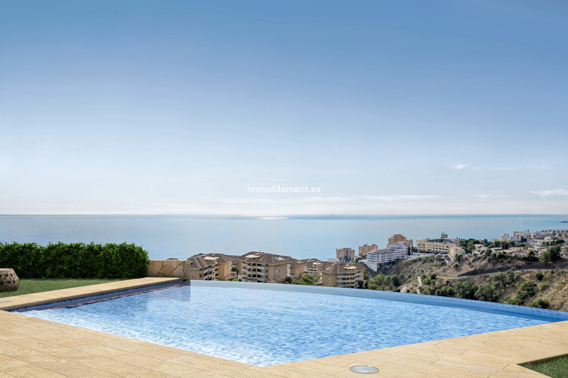 Obra nueva - Villa independiente - Fuengirola