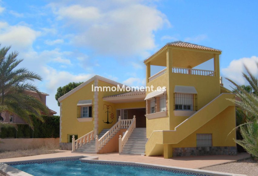 Obra nueva - Villa independiente - La Manga del Mar Menor
