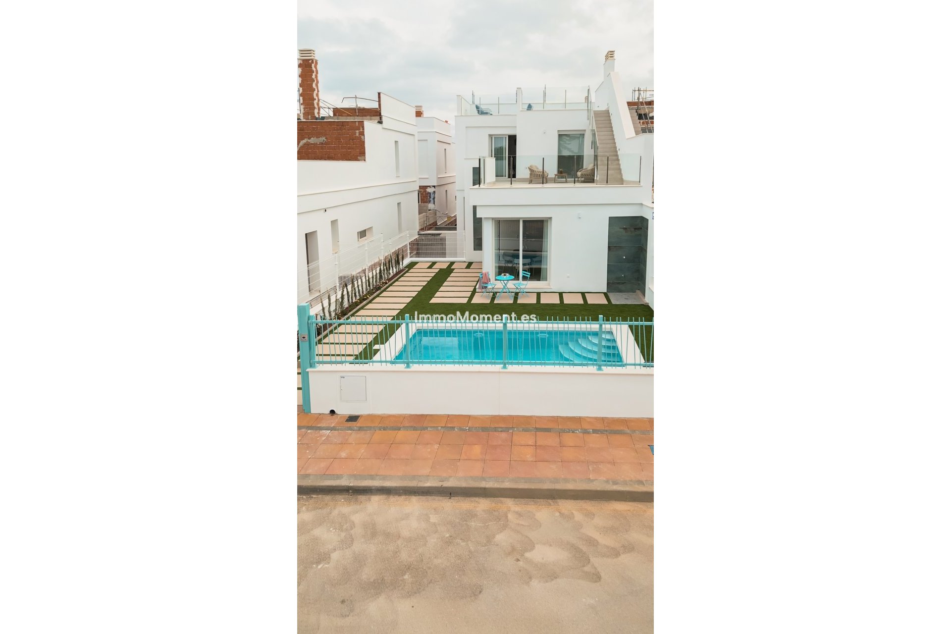 Obra nueva - Villa independiente - Los Alcázares