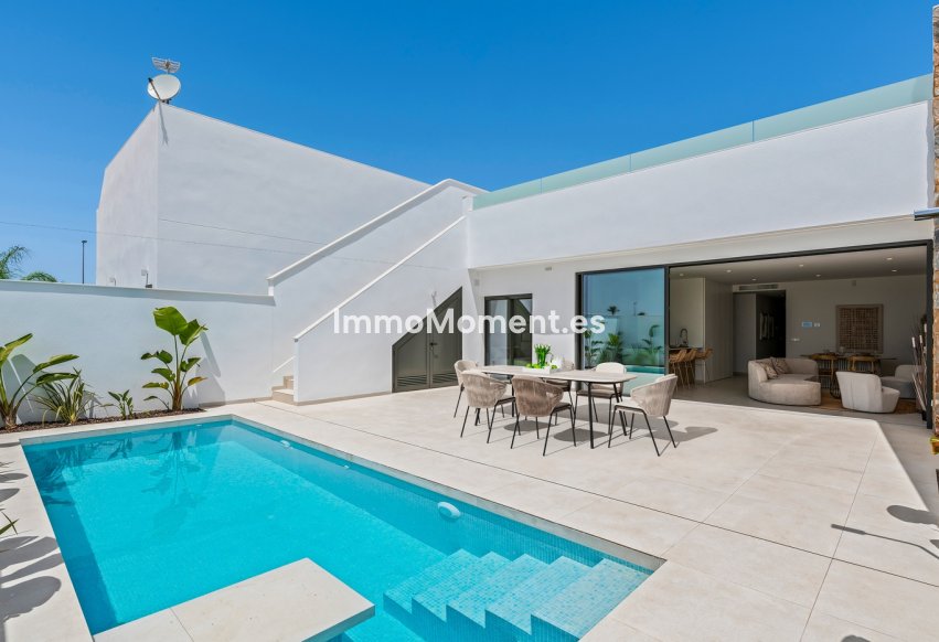 Obra nueva - Villa independiente - Los Alcázares
