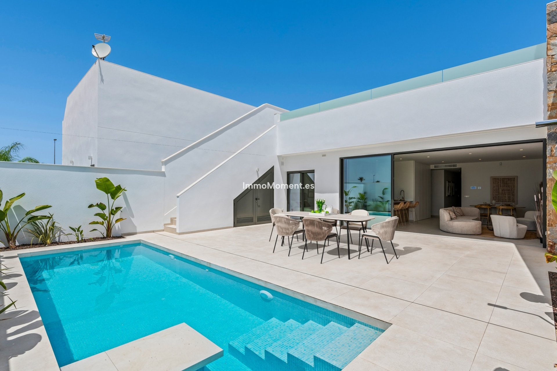 Obra nueva - Villa independiente - Los Alcázares