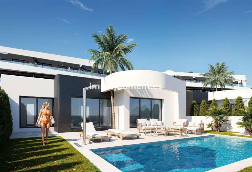 Obra nueva - Villa independiente - Los Alcázares