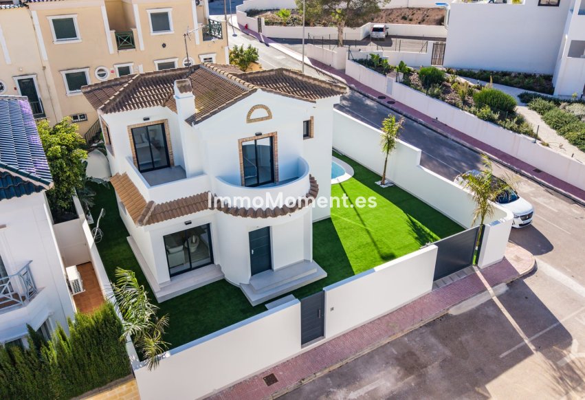 Obra nueva - Villa independiente - Orihuela Costa