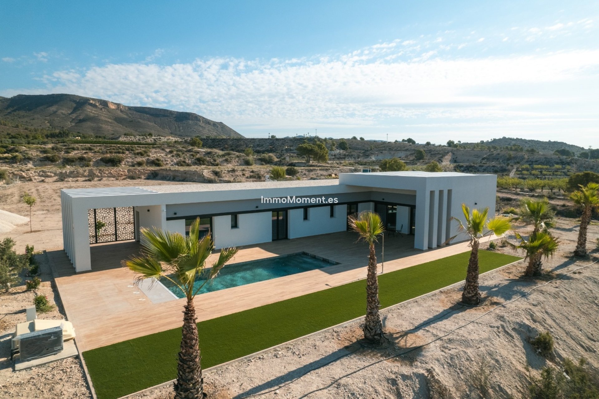 Obra nueva - Villa independiente - Pinoso