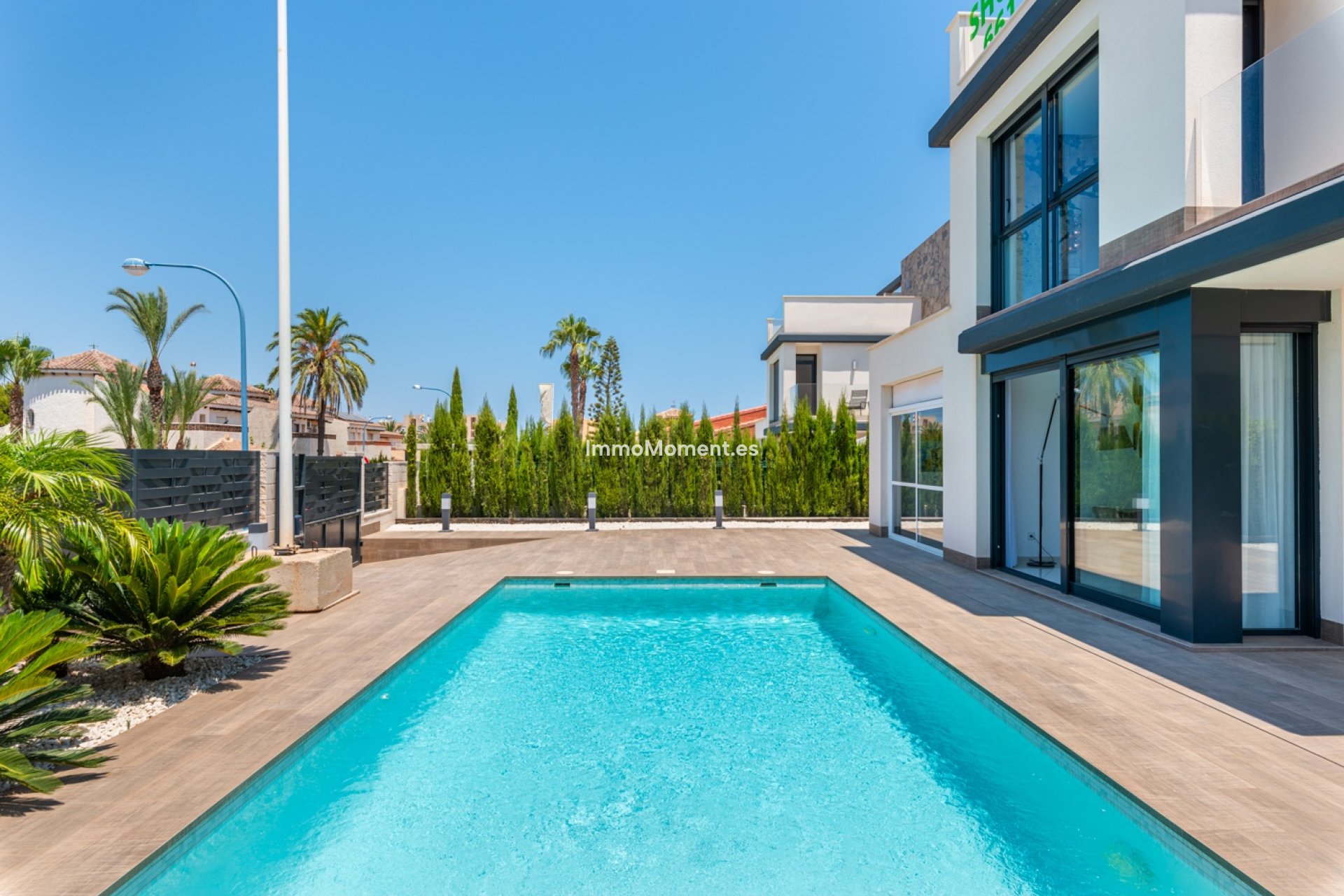 Obra nueva - Villa independiente - Playa Paraiso