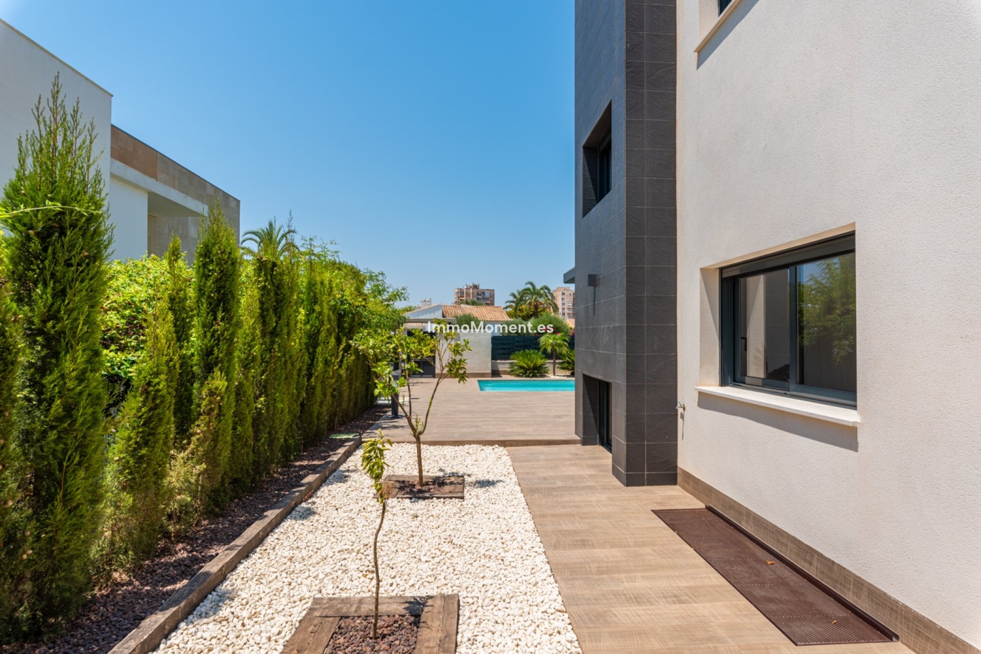 Obra nueva - Villa independiente - Playa Paraiso