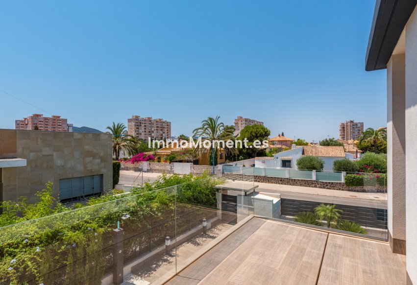 Obra nueva - Villa independiente - Playa Paraiso