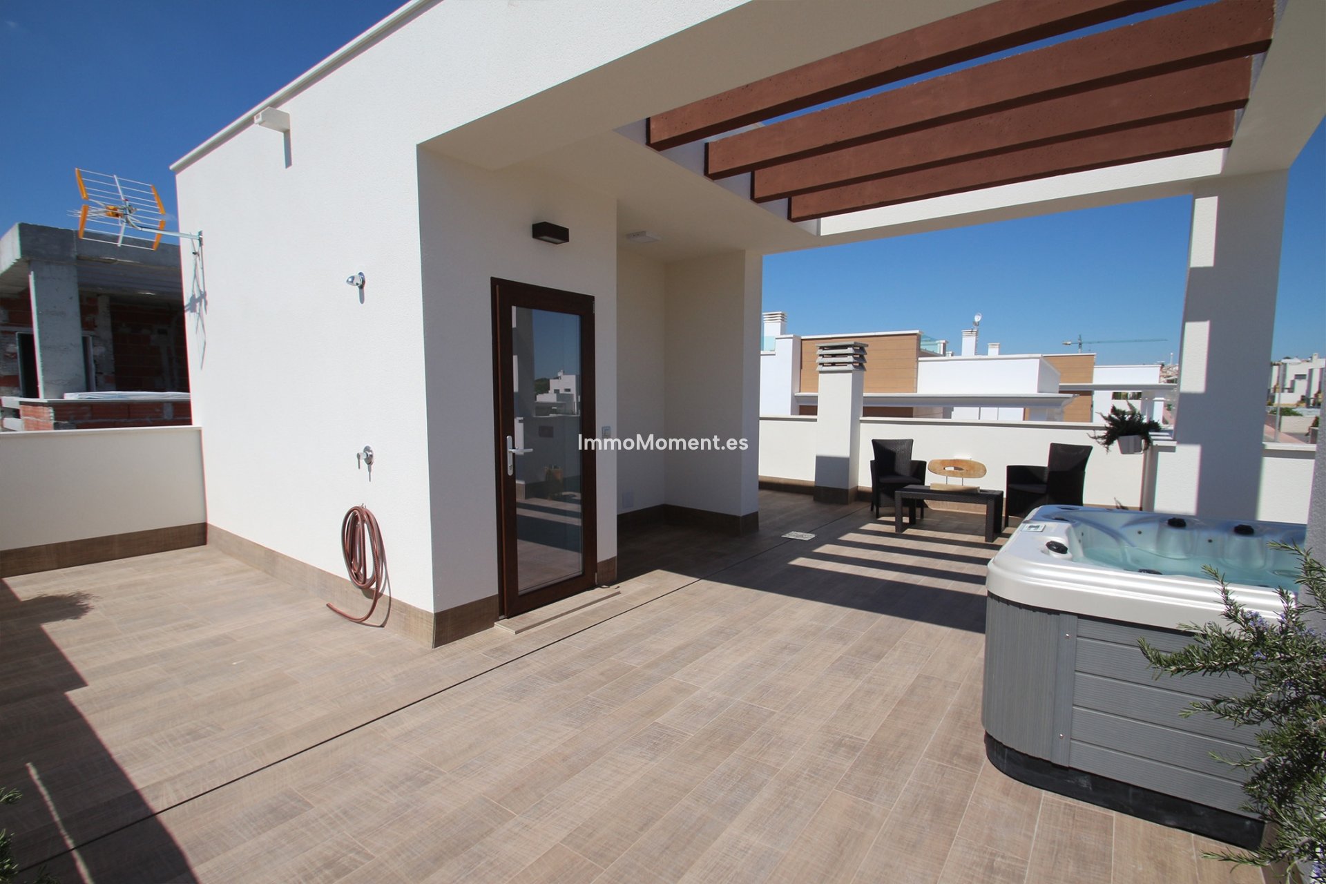 Obra nueva - Villa independiente - Playa Paraiso