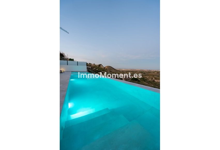 Obra nueva - Villa independiente - Rojales