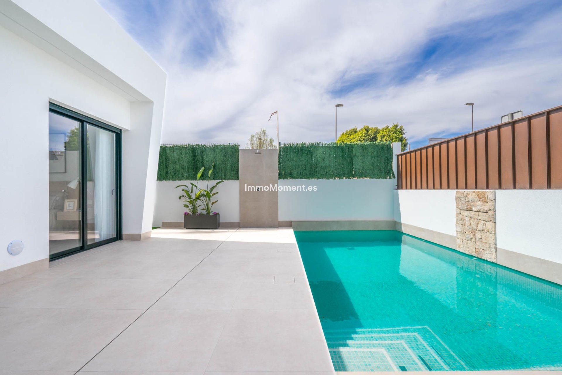 Obra nueva - Villa independiente - Roldán