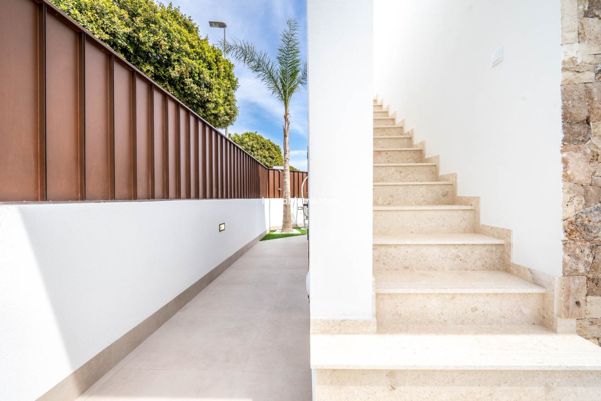Obra nueva - Villa independiente - Roldán