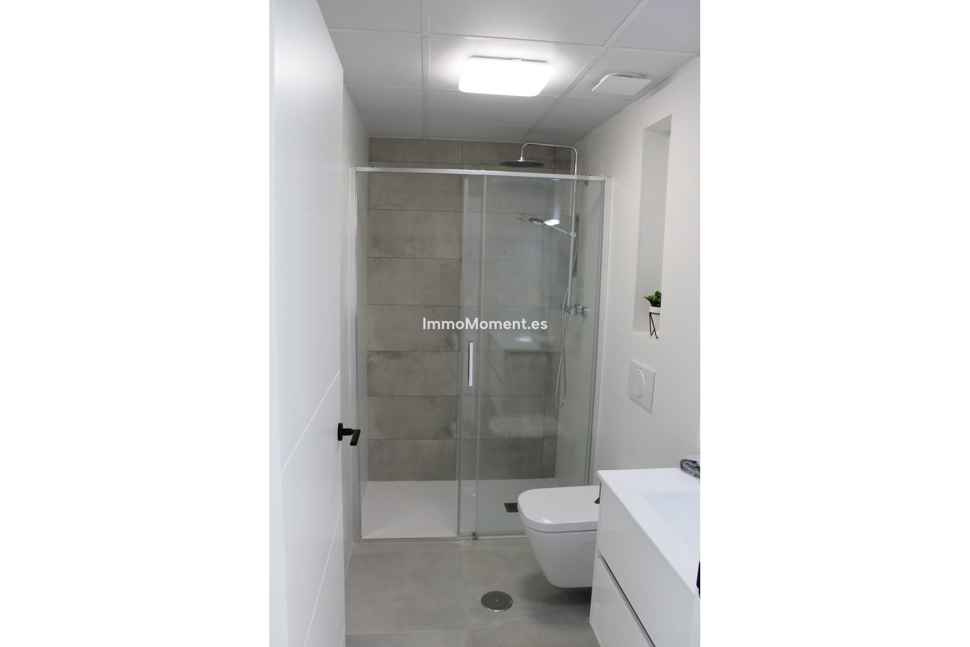 Obra nueva - Villa independiente - Roldán