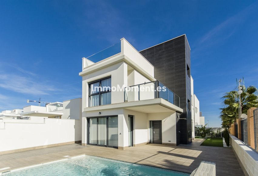 Obra nueva - Villa independiente - San Miguel de Salinas