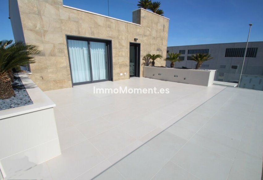 Obra nueva - Villa independiente - San Miguel de Salinas