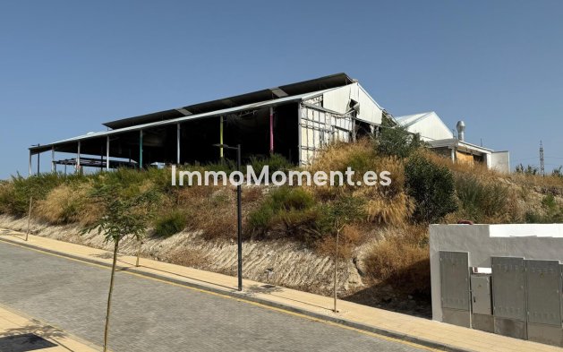 Perceel - Bestaande woning - Estepona  - Cancelada