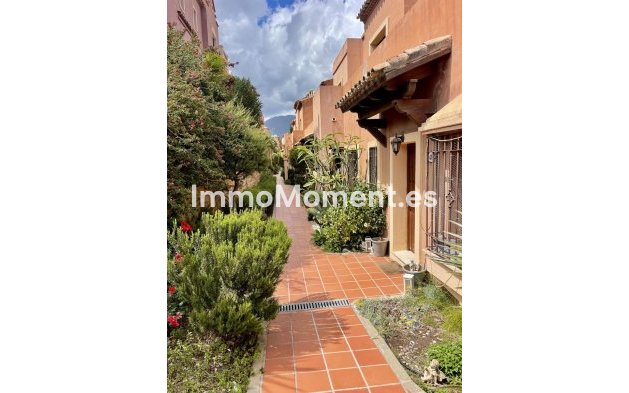 Reihenhaus - Wiederverkauf - Estepona  - Estepona Centro