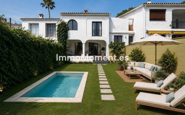 Reihenhaus - Wiederverkauf - Estepona  - Estepona Centro