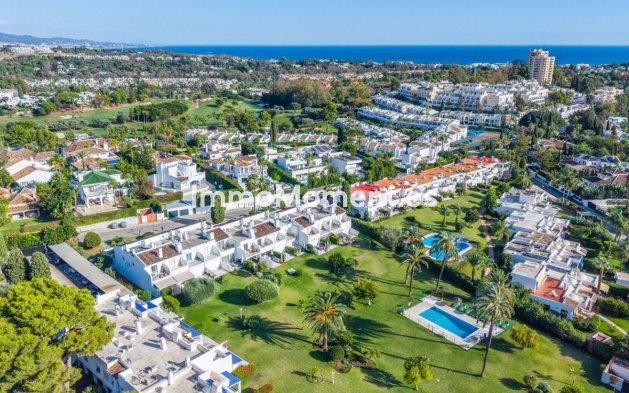 Reihenhaus - Wiederverkauf - Marbella - Nueva Andalucía
