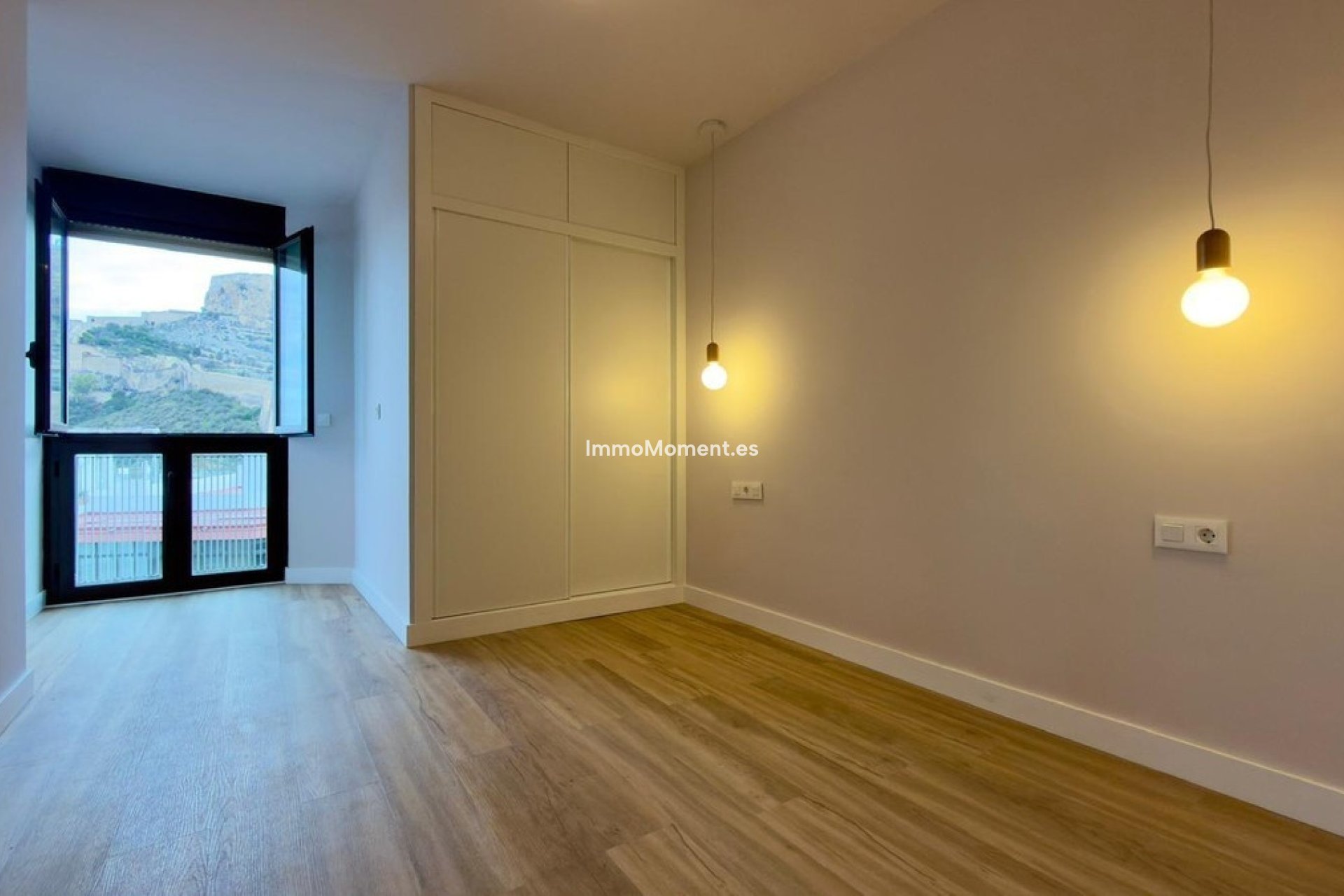 Resale - Apartment - Alicante - Alicante Centro