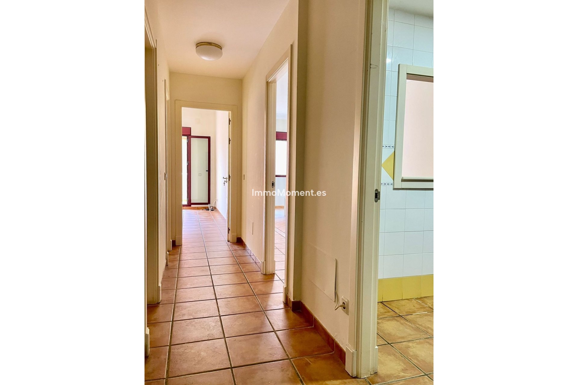 Resale - Apartment - Benahavís - Benahavís Centro
