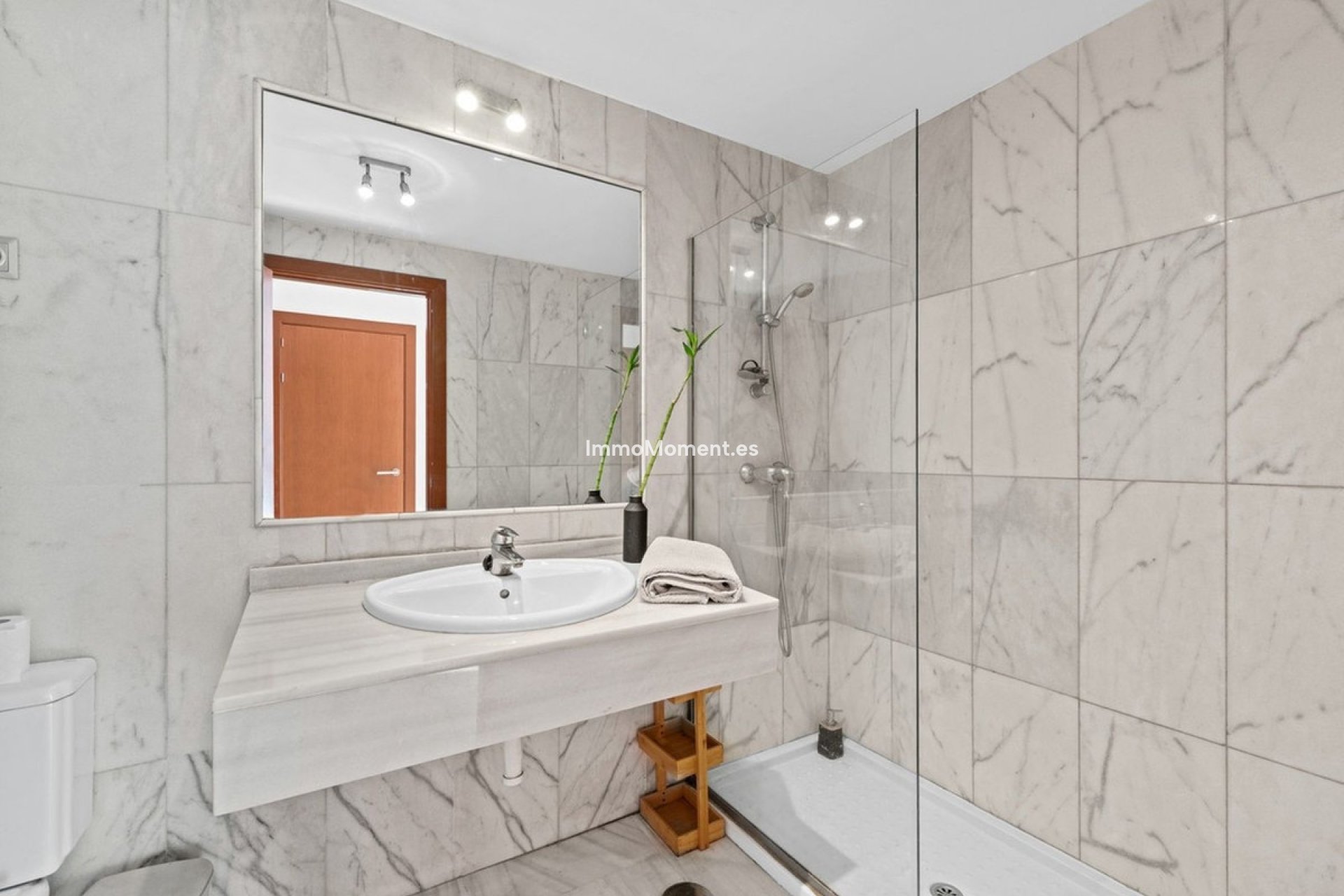 Resale - Apartment - Benahavís - Benahavís Centro