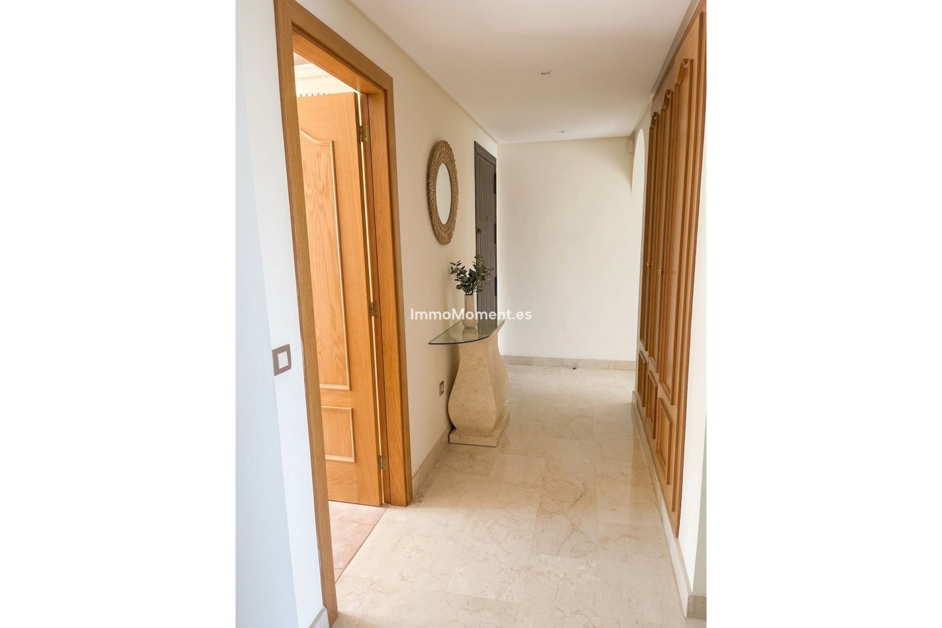 Resale - Apartment - Benahavís - Benahavís Centro