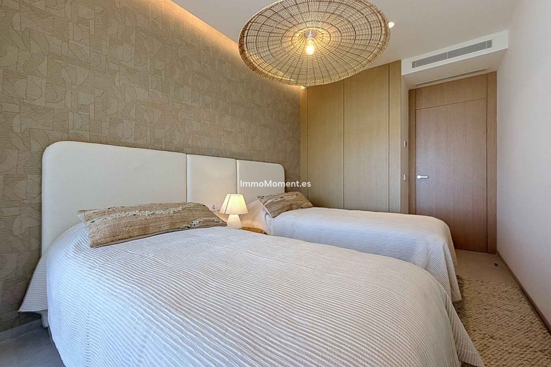 Resale - Apartment - Benahavís - Benahavís Centro