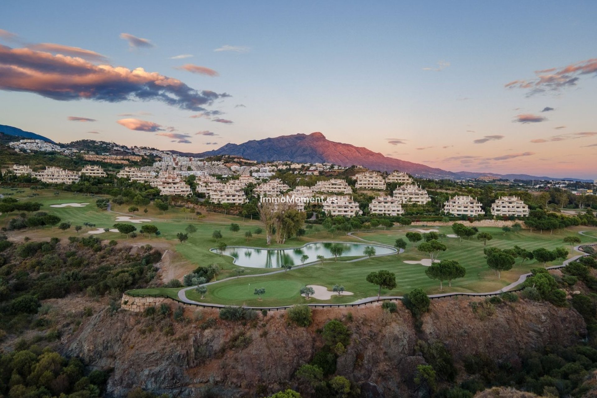 Resale - Apartment - Benahavís - Benahavís Centro