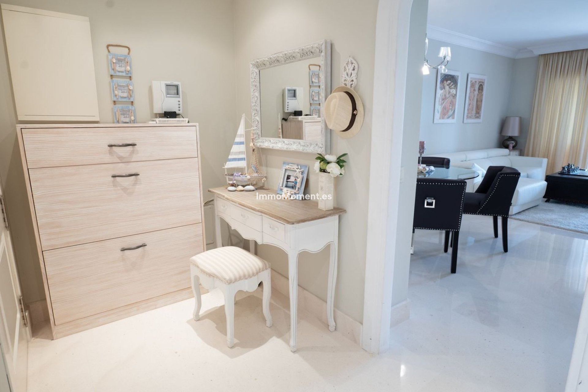 Resale - Apartment - Benahavís - Benahavís Centro