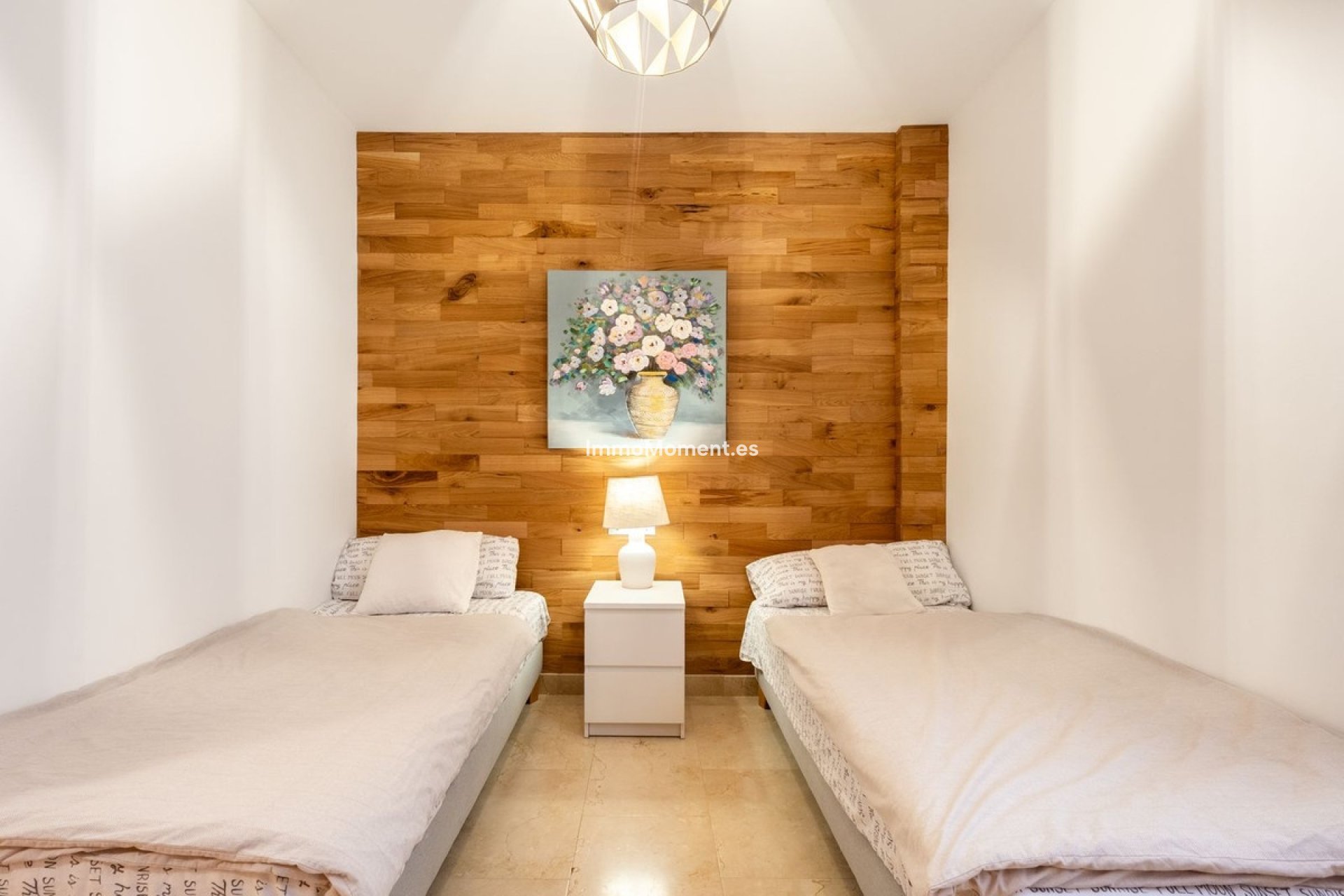 Resale - Apartment - Benahavís - Benahavís Centro