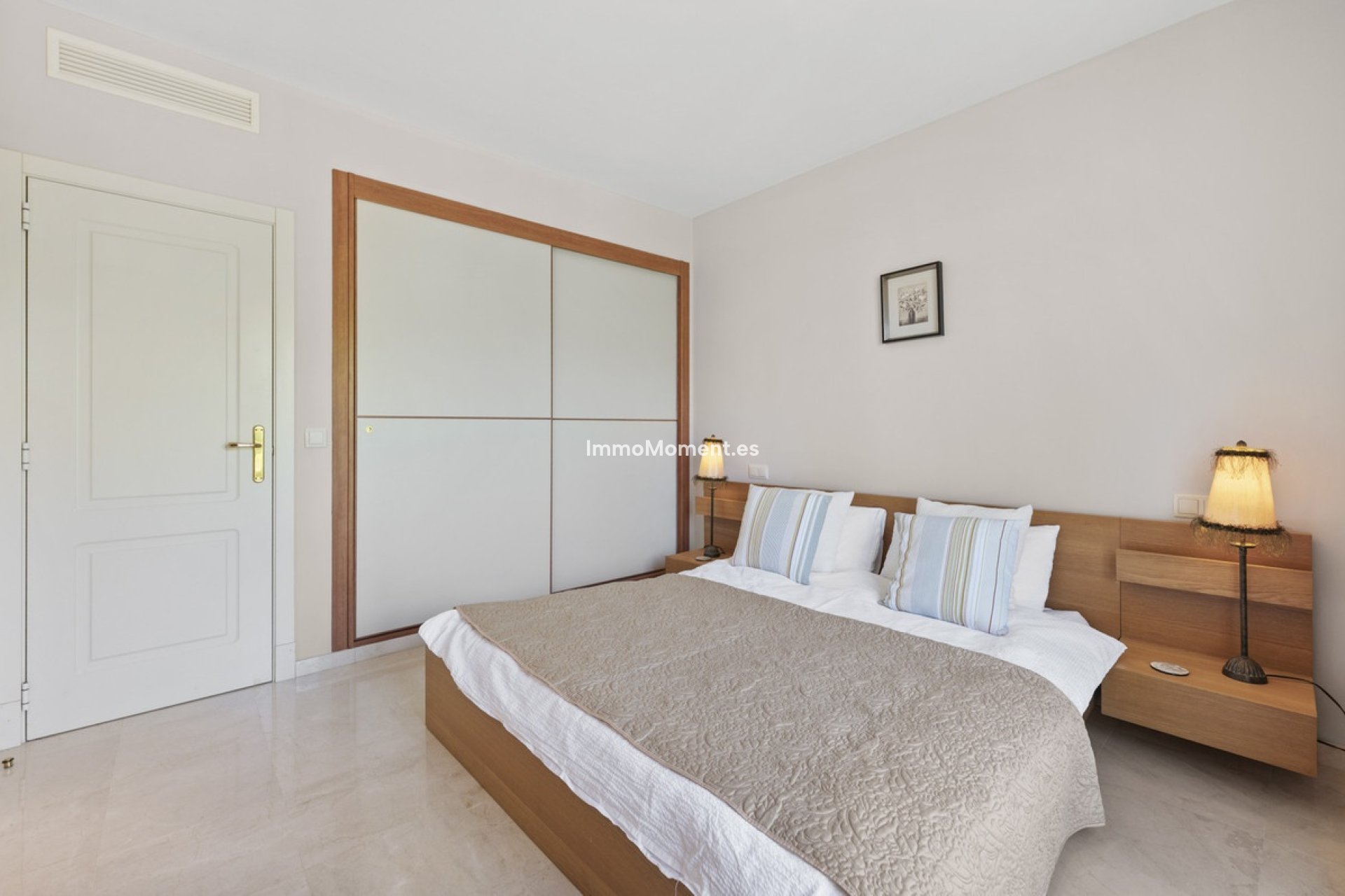 Resale - Apartment - Benahavís - Benahavís Centro