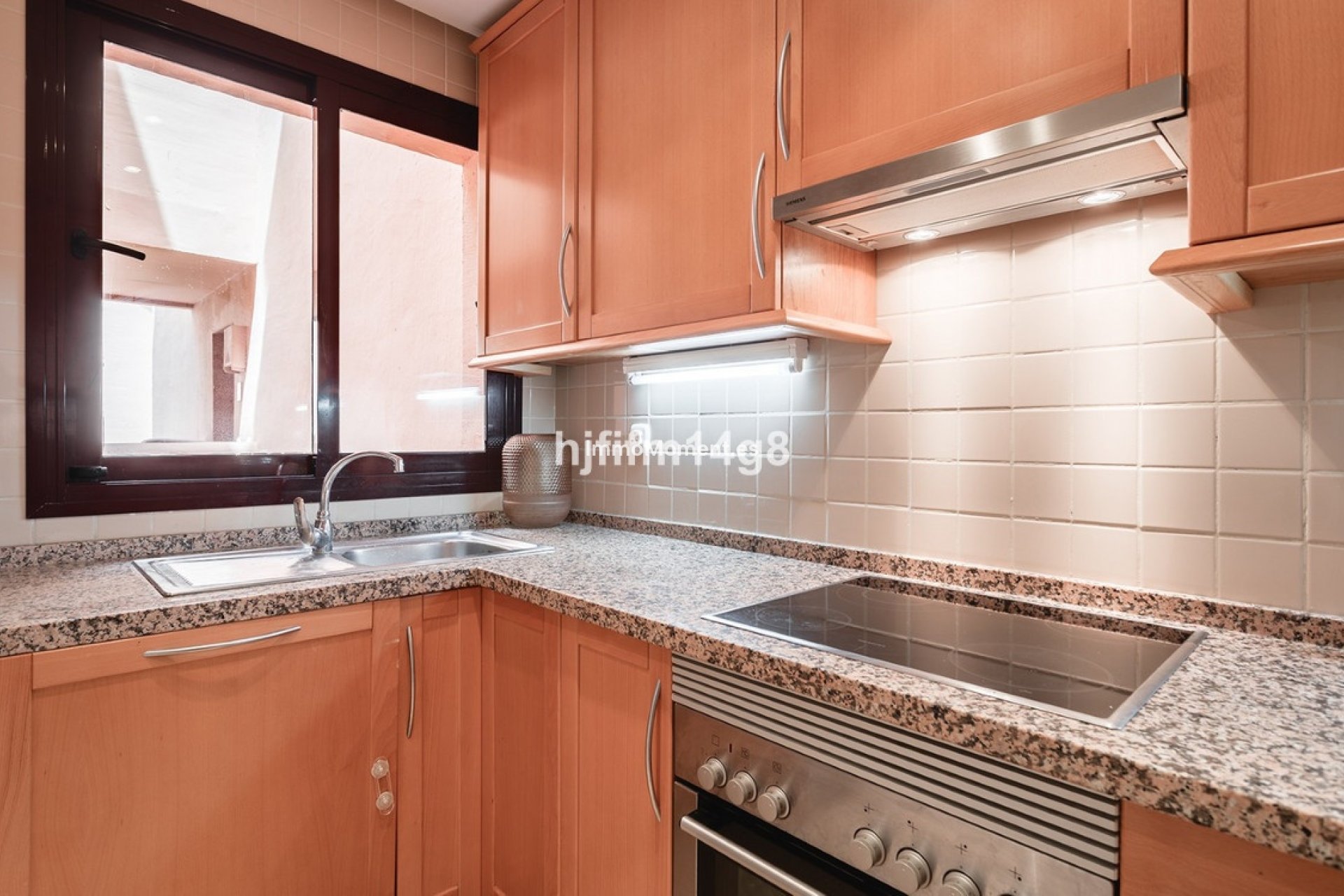 Resale - Apartment - Benahavís - Benahavís Centro