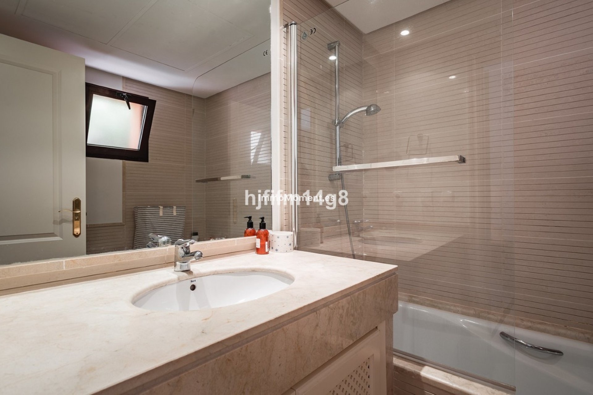 Resale - Apartment - Benahavís - Benahavís Centro