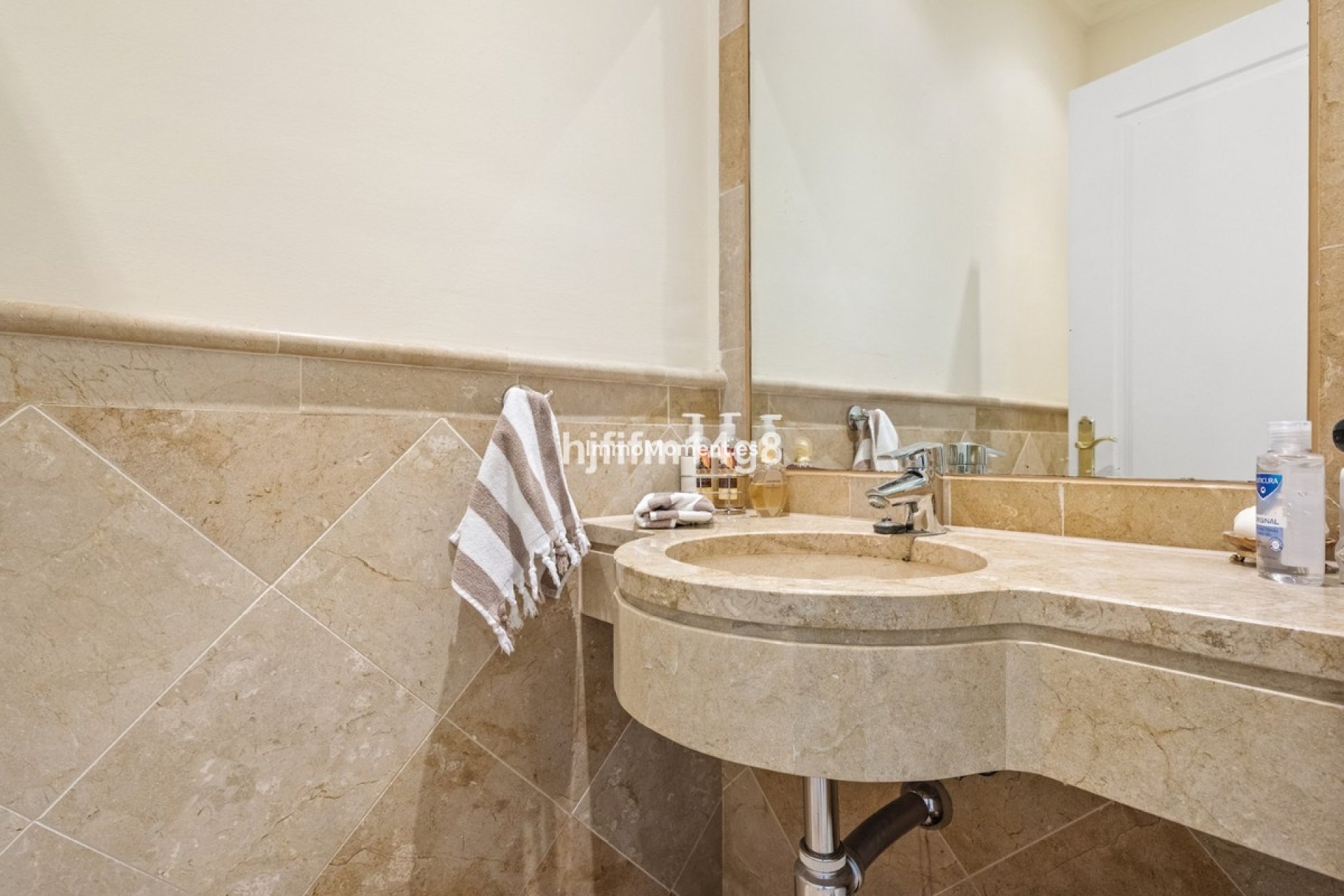 Resale - Apartment - Benahavís - Benahavís Centro