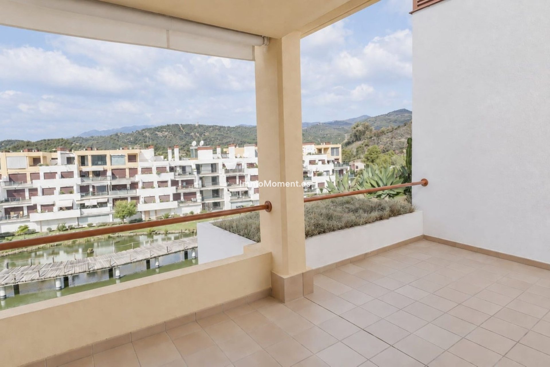 Resale - Apartment - Benahavís - Benahavís Centro