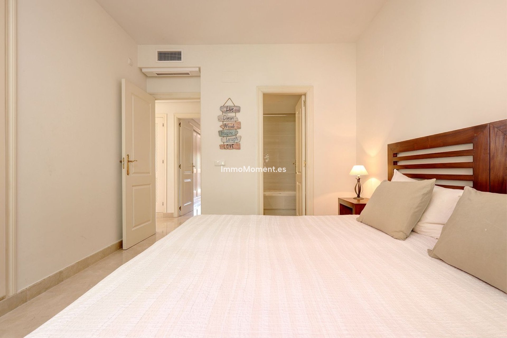 Resale - Apartment - Benahavís - Benahavís Centro