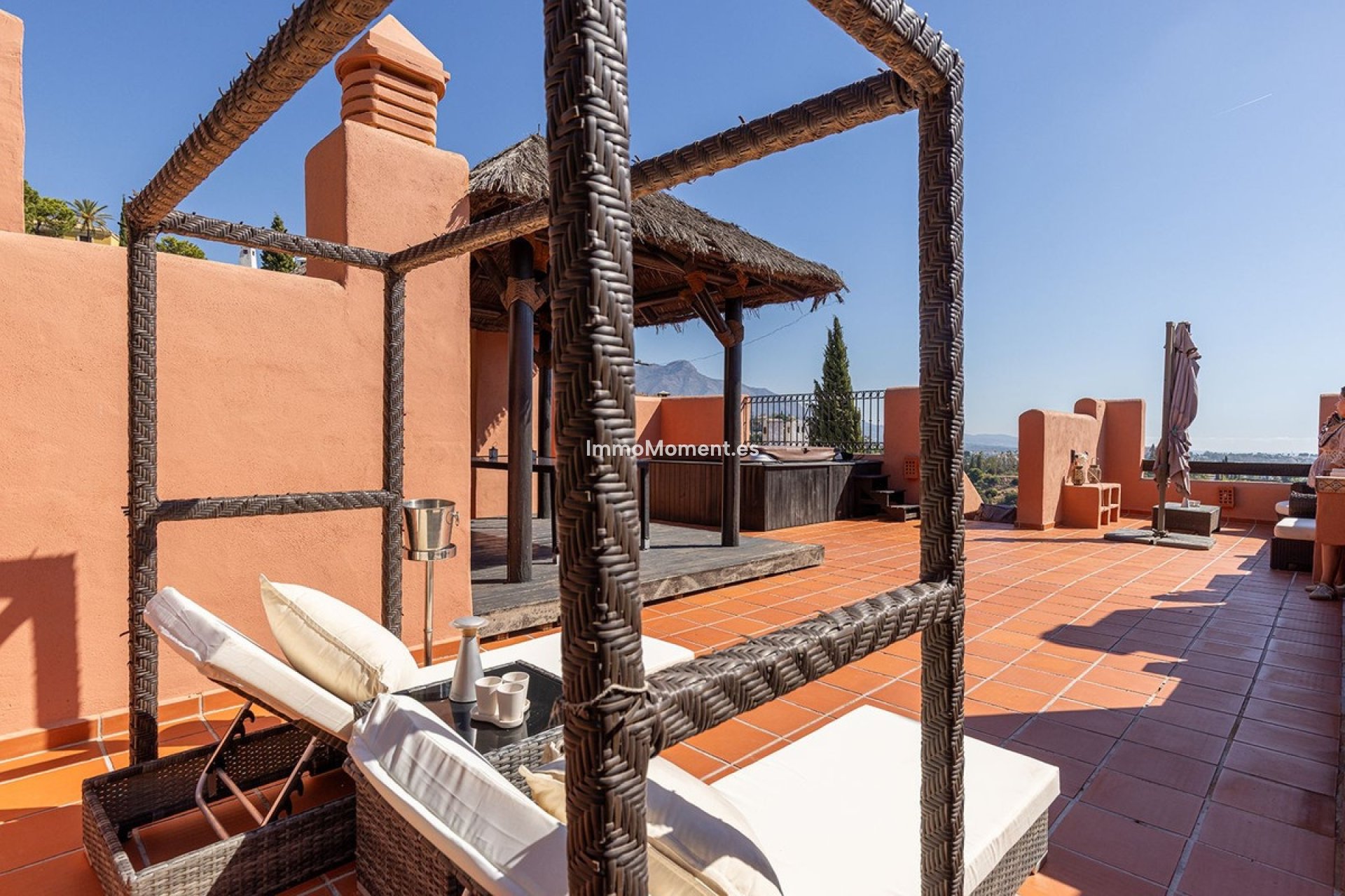 Resale - Apartment - Benahavís - Benahavís Centro