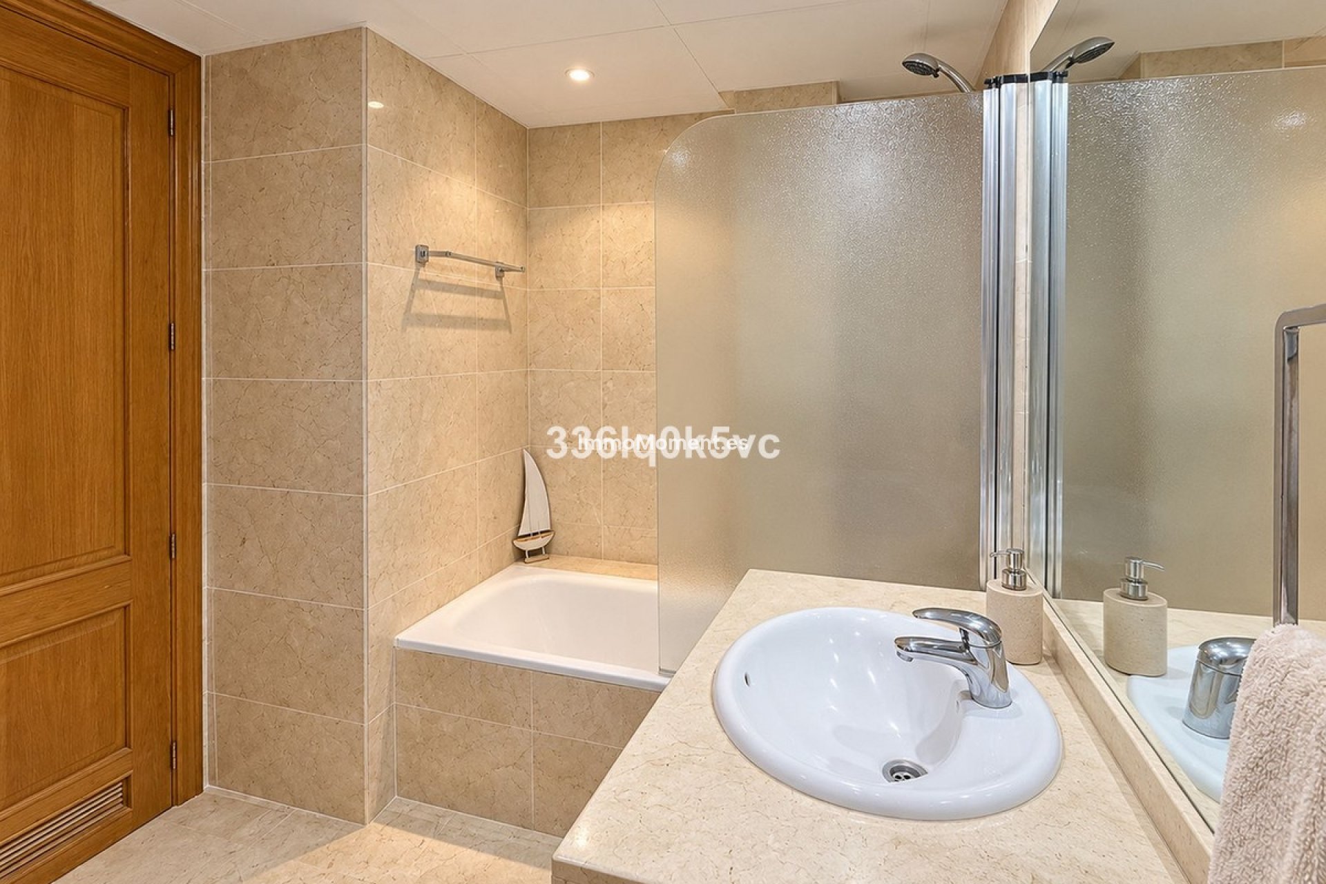 Resale - Apartment - Benahavís - Benahavís Centro