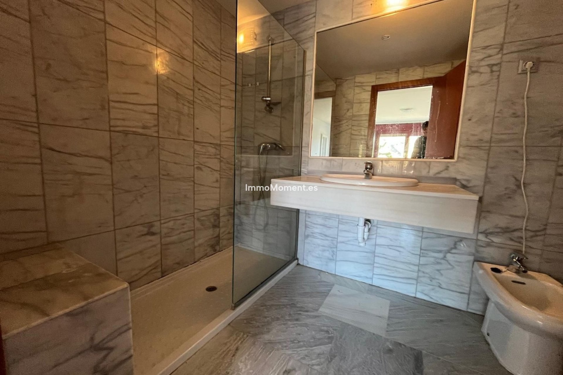 Resale - Apartment - Benahavís - Benahavís Centro