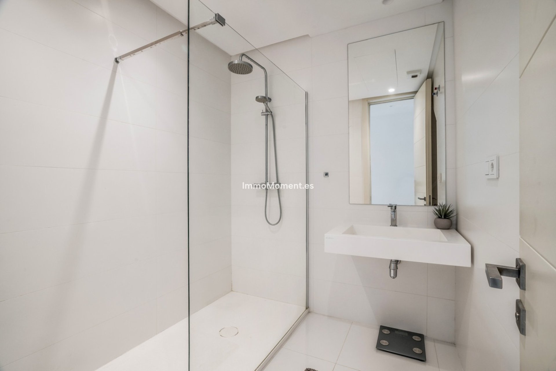 Resale - Apartment - Benahavís - Benahavís Centro