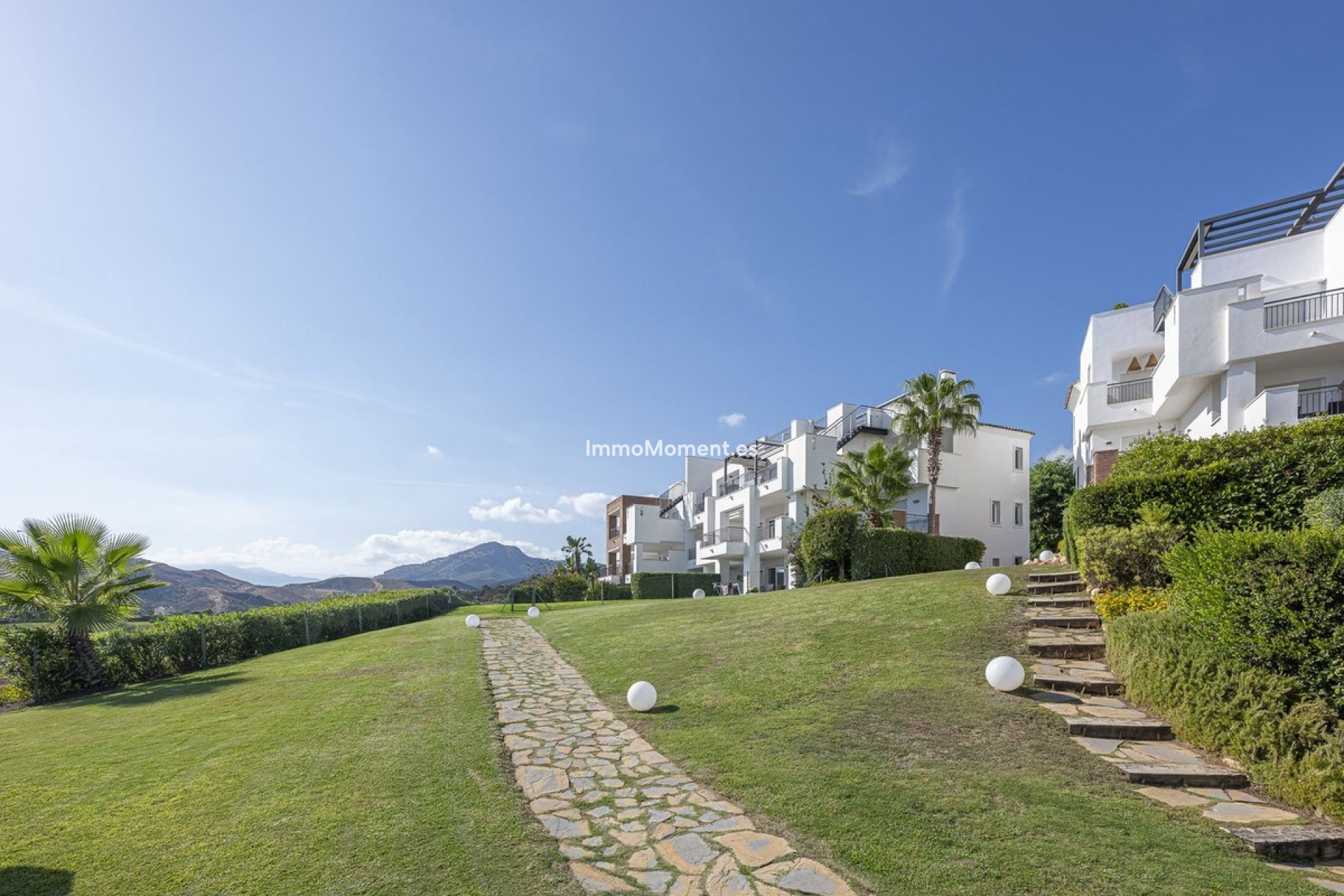 Resale - Apartment - Benahavís - Benahavís Centro