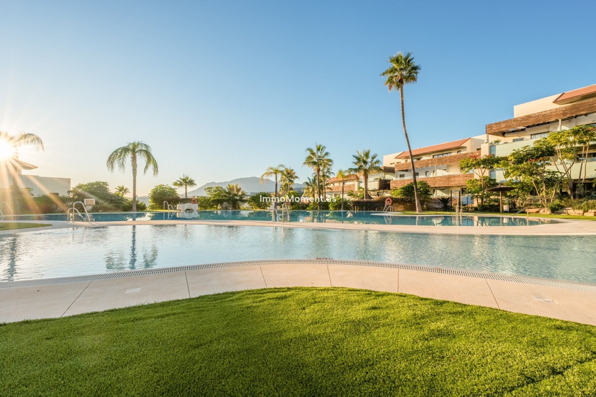 Resale - Apartment - Benahavís - Benahavís Centro