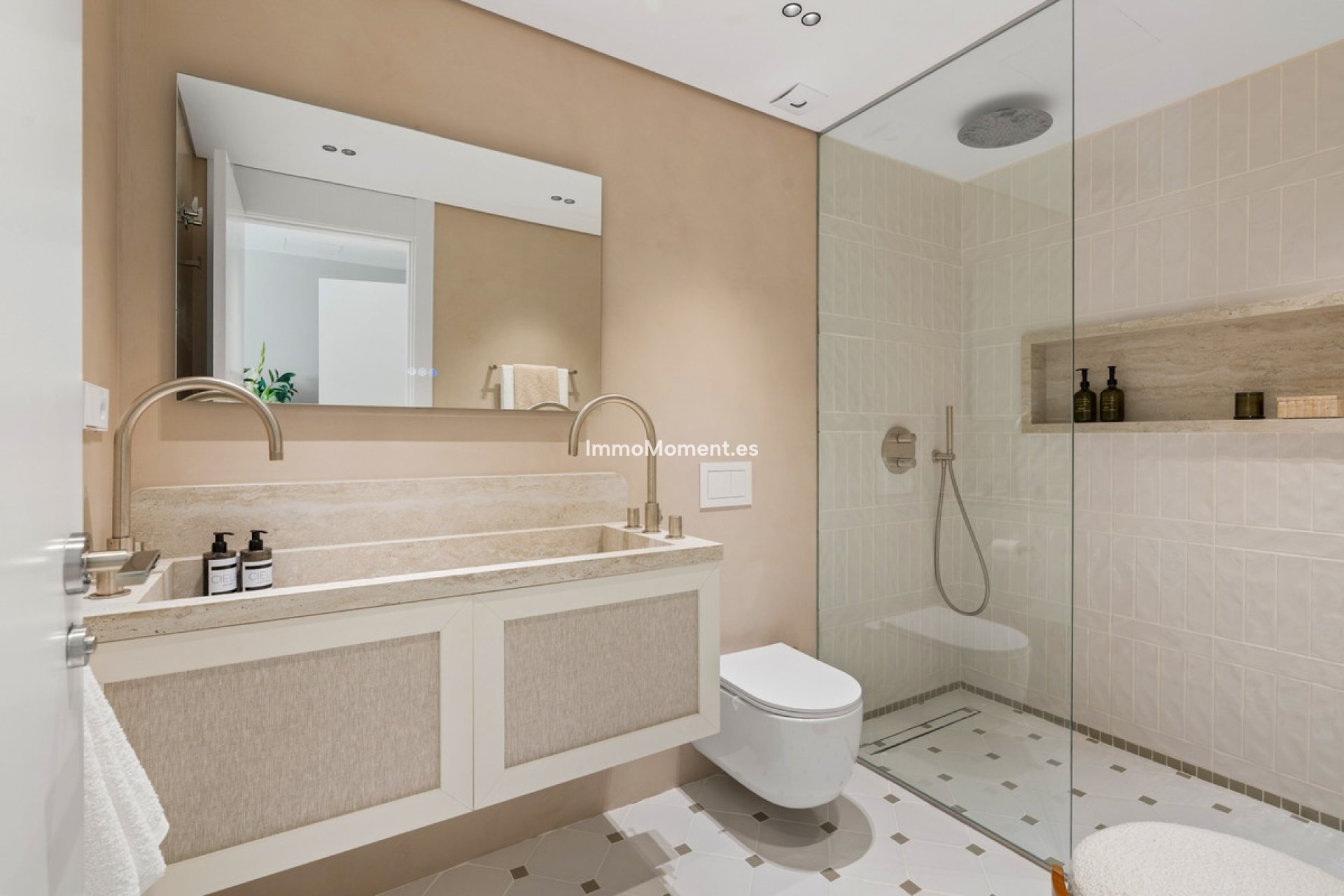 Resale - Apartment - Benahavís - Benahavís Centro