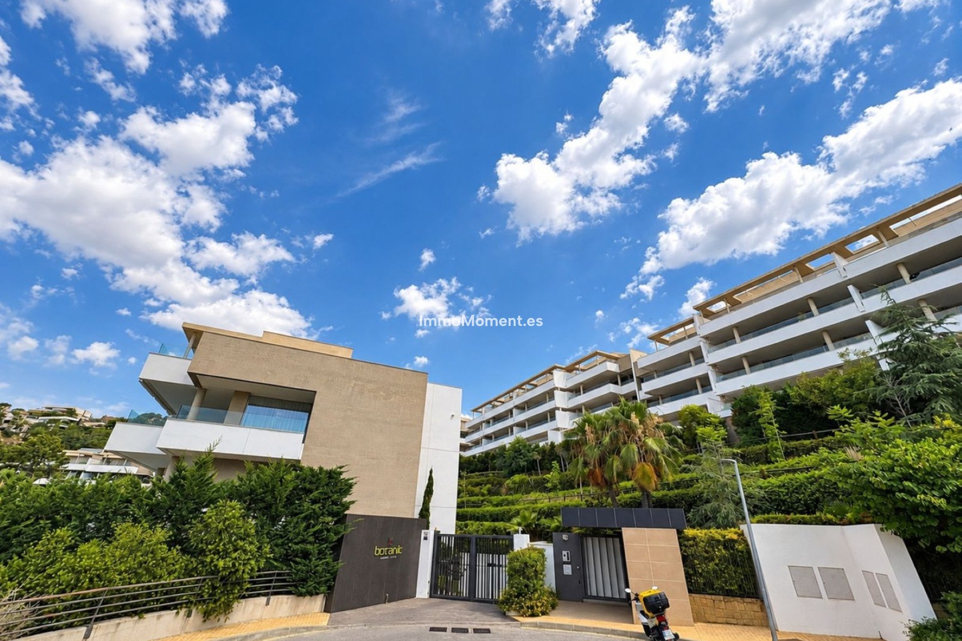 Resale - Apartment - Benahavís - Benahavís Centro